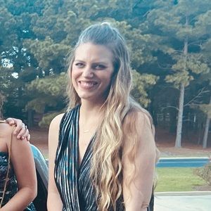 Meet your Posher, Whitney